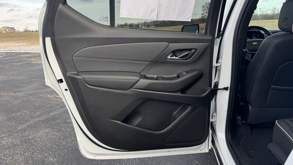 Used 2023 Chevrolet Traverse Premier image 14