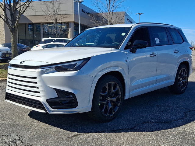 New 2026 Lexus TX 500h AWD image 2