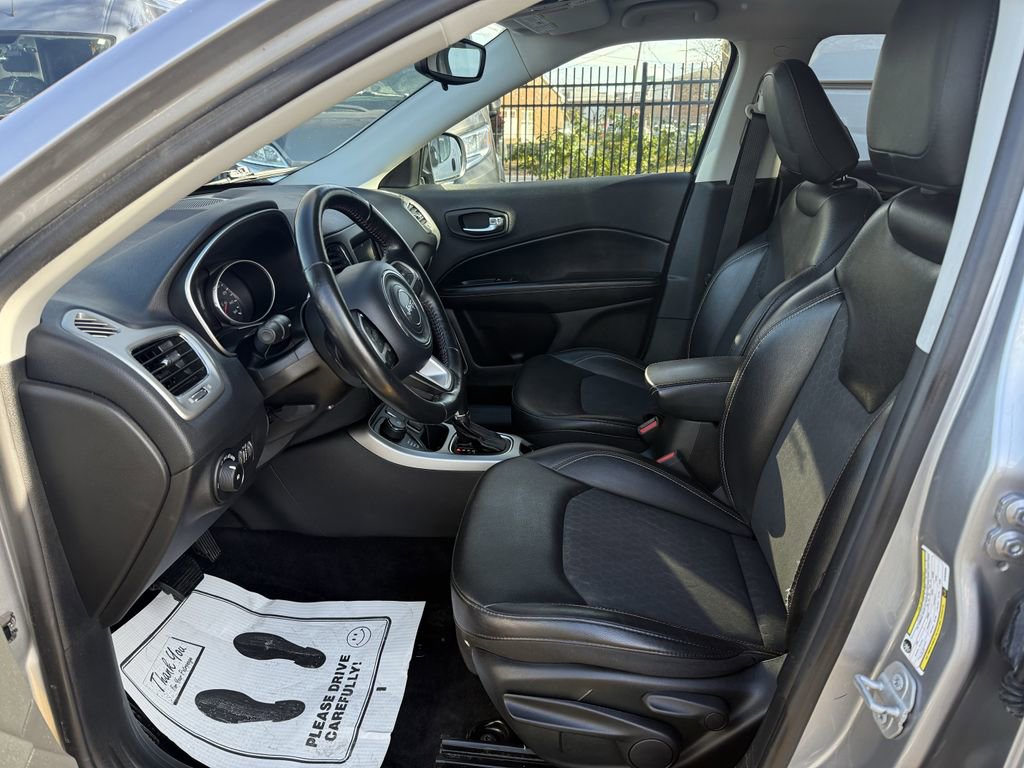 Used 2019 Jeep Compass Latitude w/ Cold Weather Group image 13