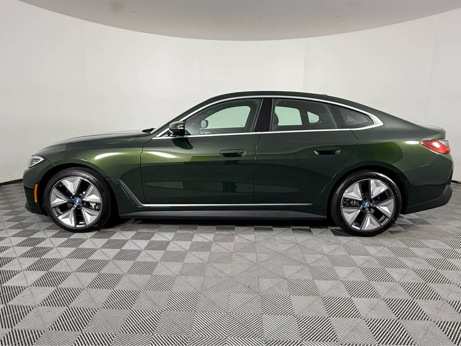 Certified 2023 BMW i4 eDrive35 w/ Premium Package RWD image 6