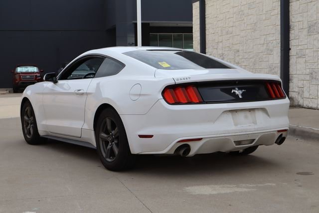Used 2017 Ford Mustang Coupe RWD image 3