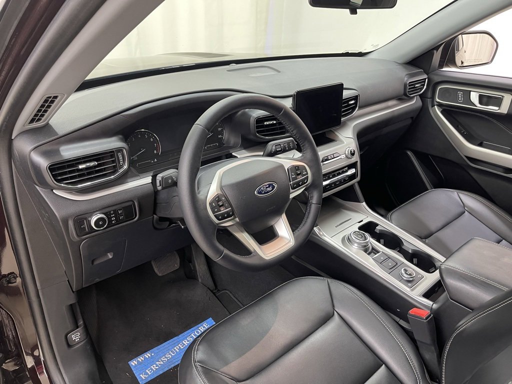 Used 2023 Ford Explorer XLT w/ Equipment Group 202A image 24