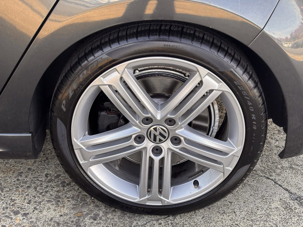 Used 2013 Volkswagen Golf R 4-Door image 35