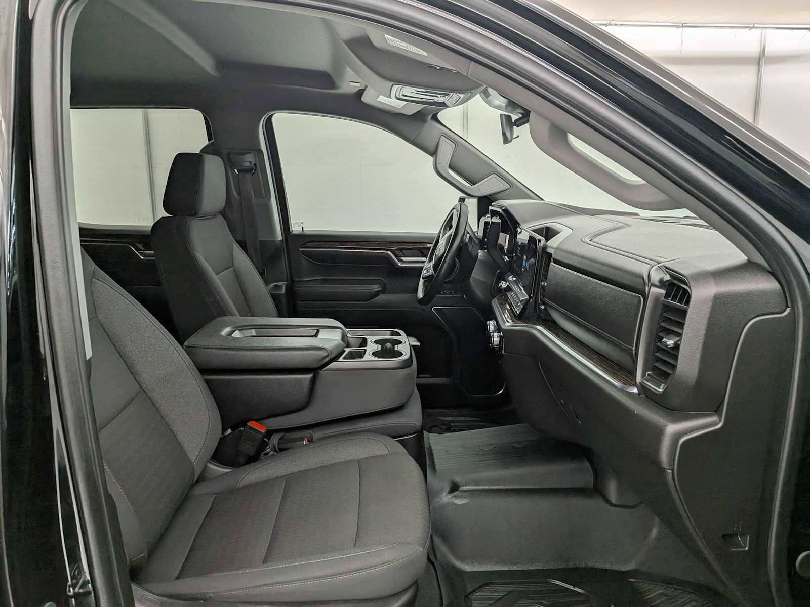 Used 2024 GMC Sierra 1500 Elevation w/ LPO, Elevation Black Package image 23