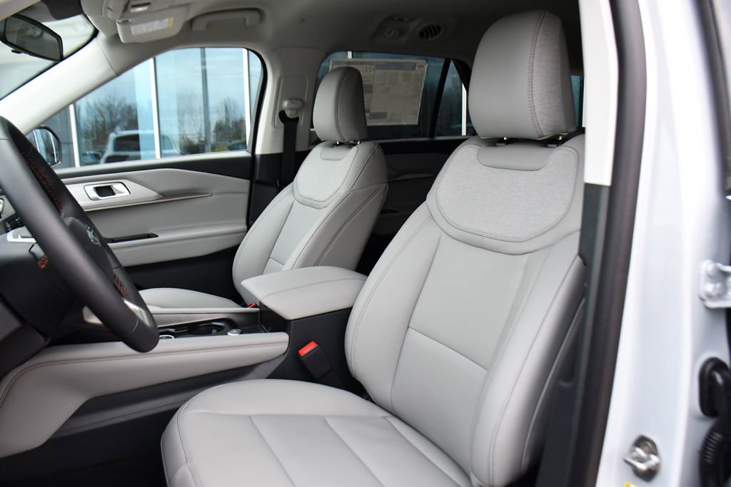 Used 2026 Ford Explorer Active w/ Active Comfort Package image 13