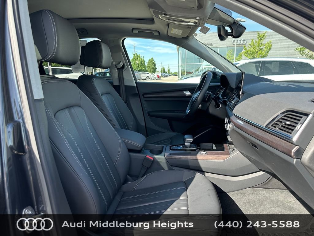 Used 2023 Audi Q5 2.0T Premium w/ Convenience Package AWD/4WD image 16