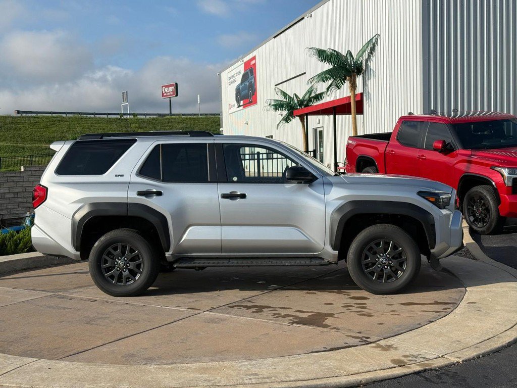 Used 2025 Toyota 4Runner SR5 AWD/4WD image 2