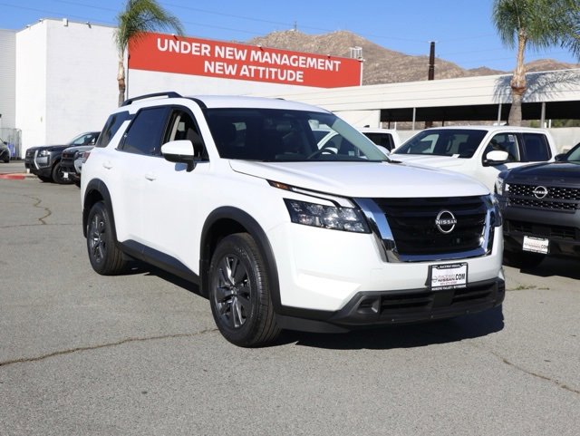 New 2025 Nissan Pathfinder SV w/ Cargo Package image 2