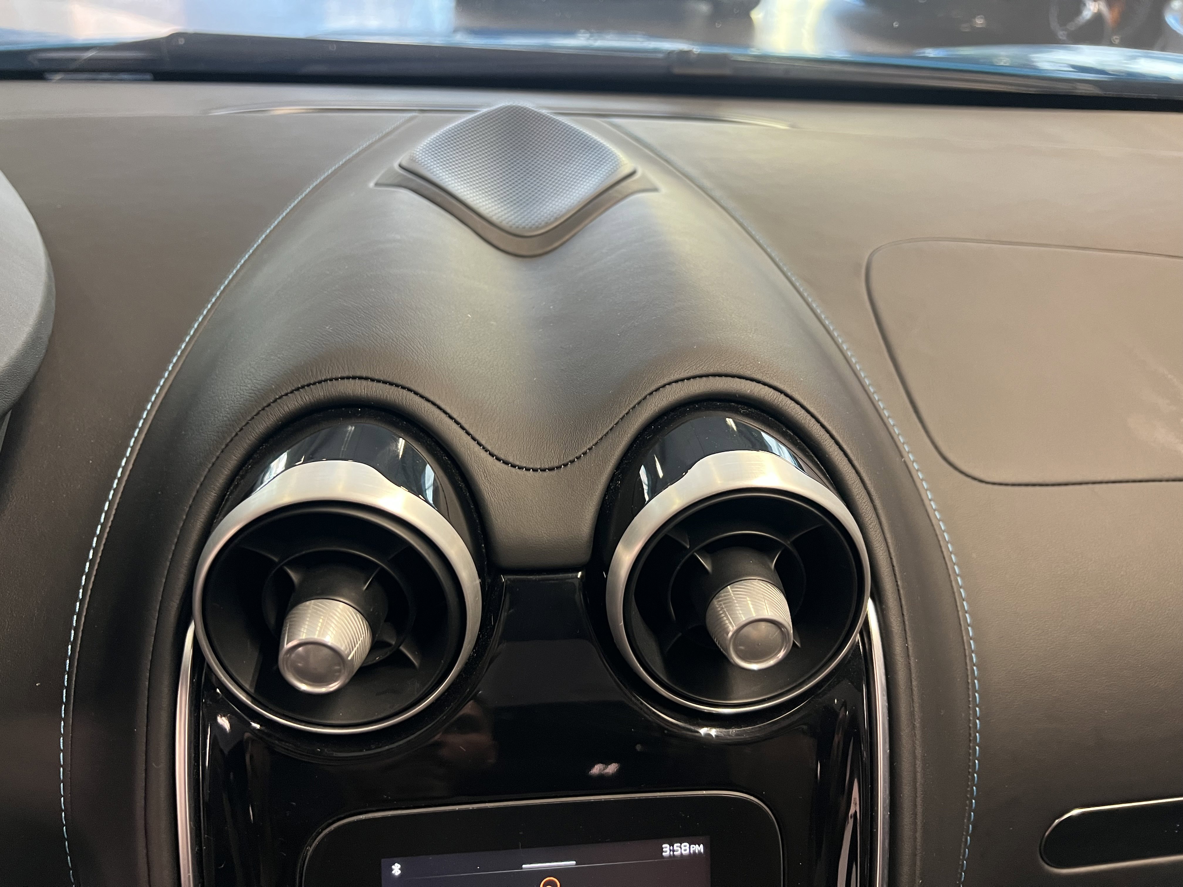 Used 2022 McLaren GT image 28