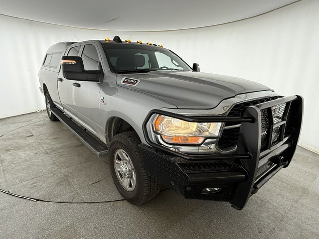 Used 2024 RAM 2500 Tradesman w/ Chrome Appearance Group AWD/4WD image 3