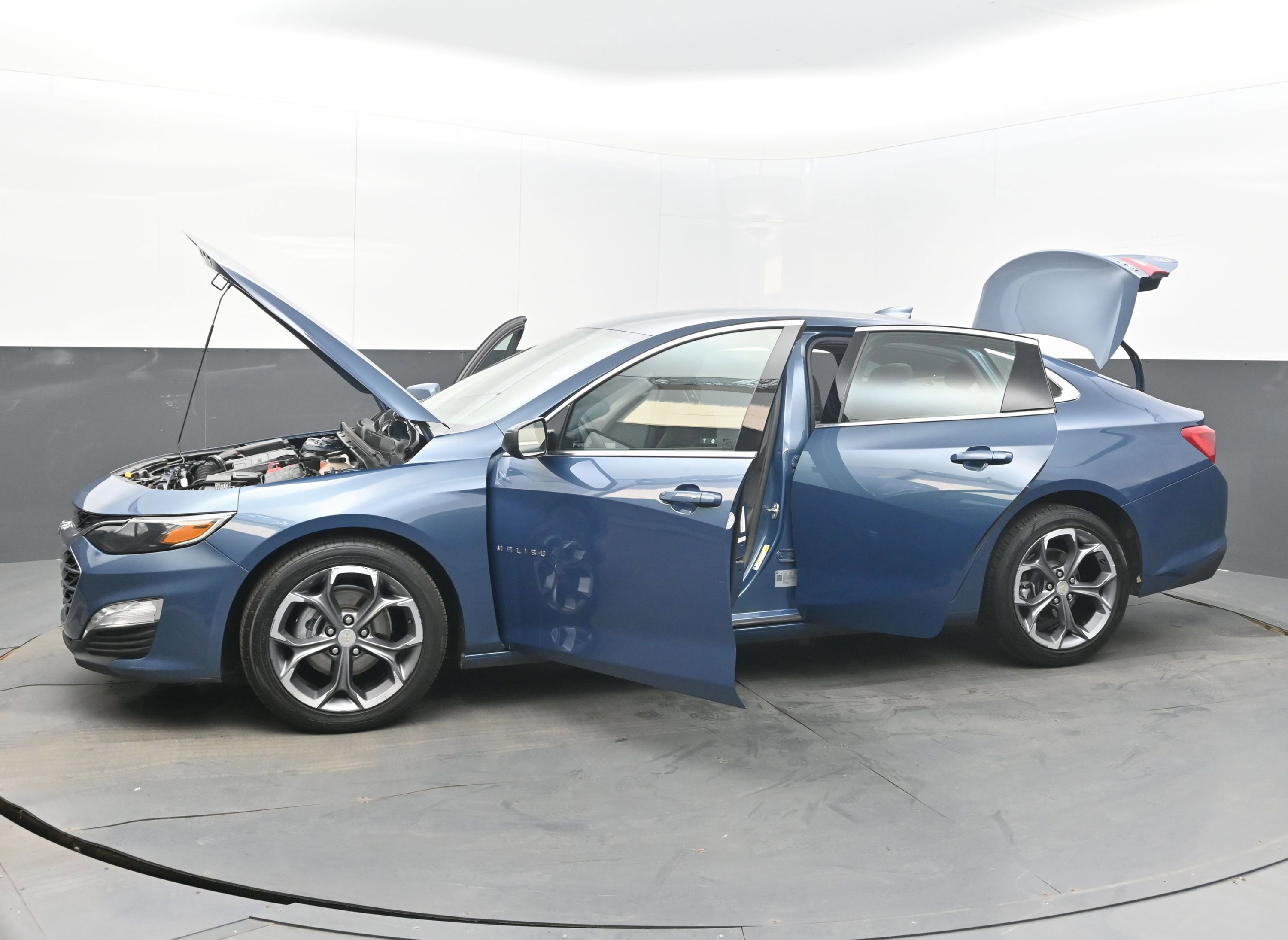 Used 2024 Chevrolet Malibu LT FWD image 43