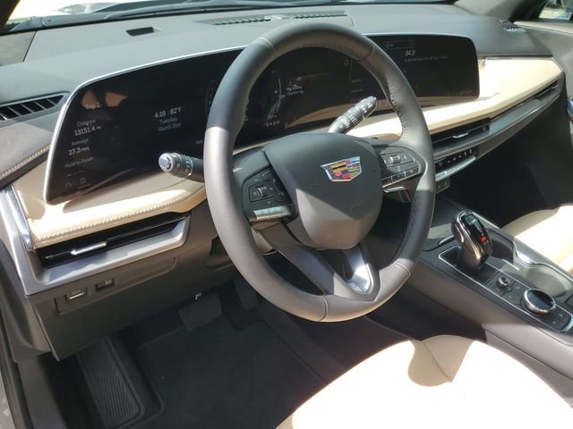 Certified 2024 Cadillac XT4 Luxury w/ Cold Weather Package image 17