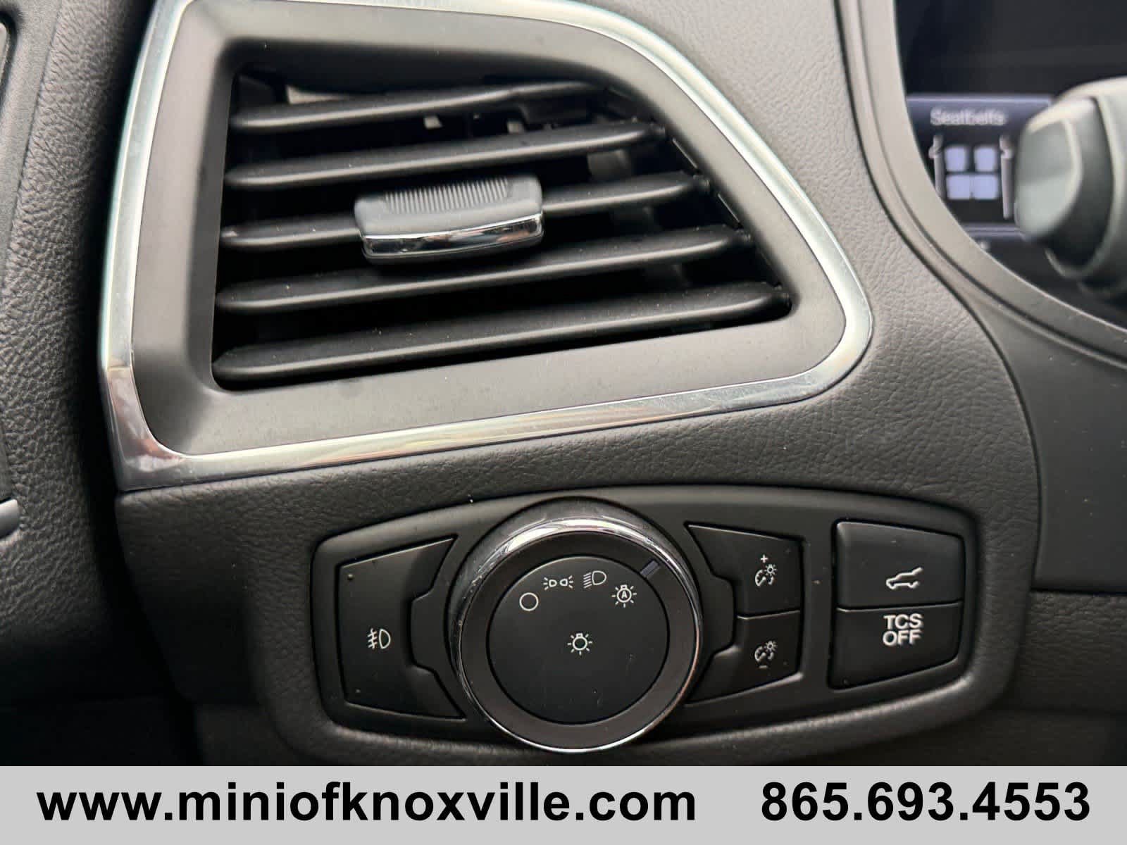 Used 2024 Ford Edge Titanium AWD/4WD image 24