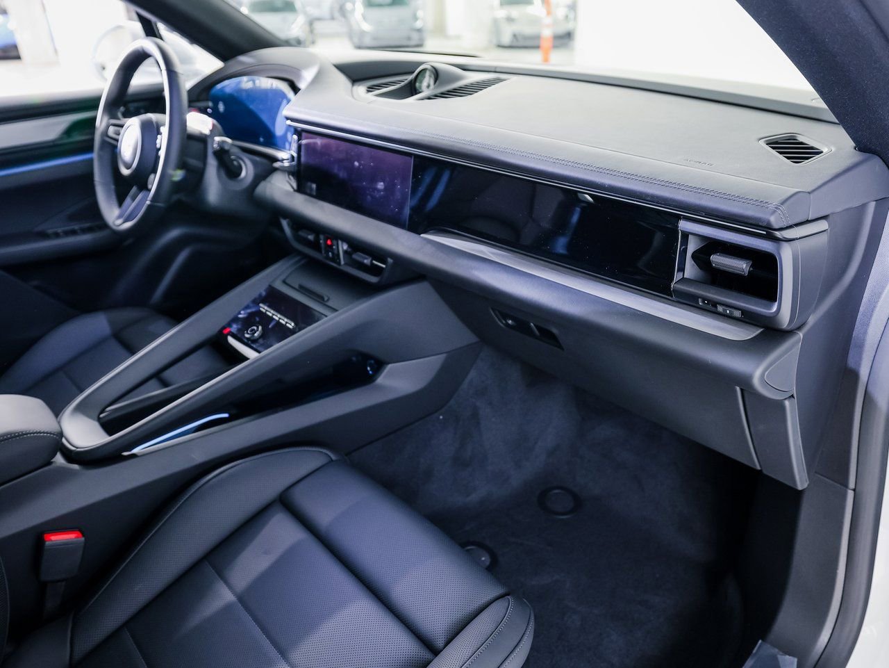 New 2026 Porsche Macan 4S Electric AWD/4WD image 29