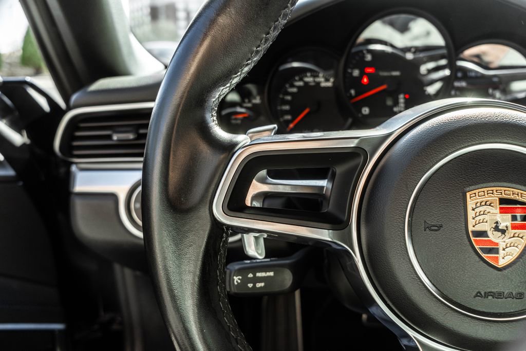 Used 2018 Porsche 911 Carrera image 26