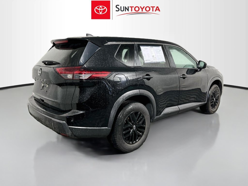 Used 2024 Nissan Rogue S FWD image 3