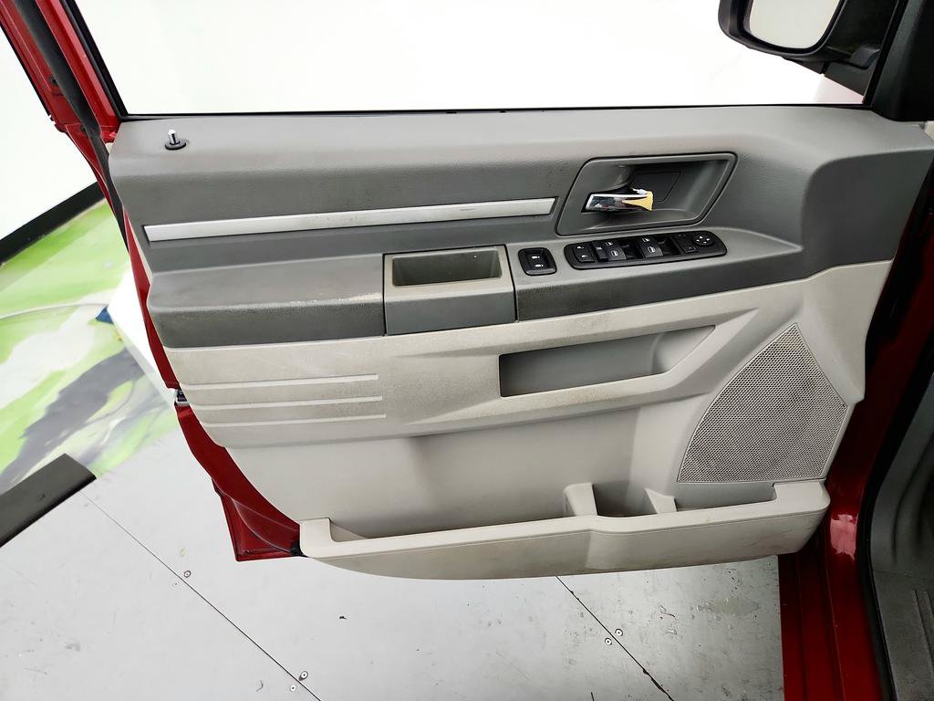 Used 2009 Dodge Grand Caravan SXT FWD image 18