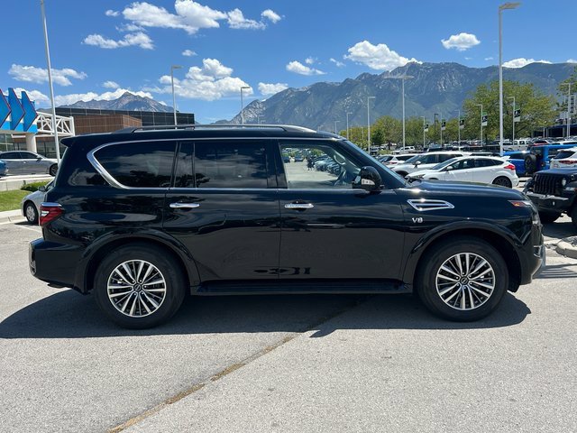 Used 2023 Nissan Armada SL w/ Captain's Chairs Package image 2