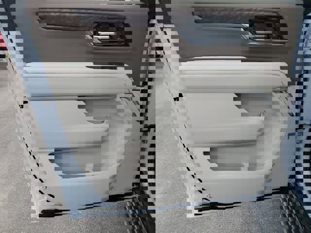 New 2026 GMC Yukon XL Denali w/ Denali Reserve Package image 23