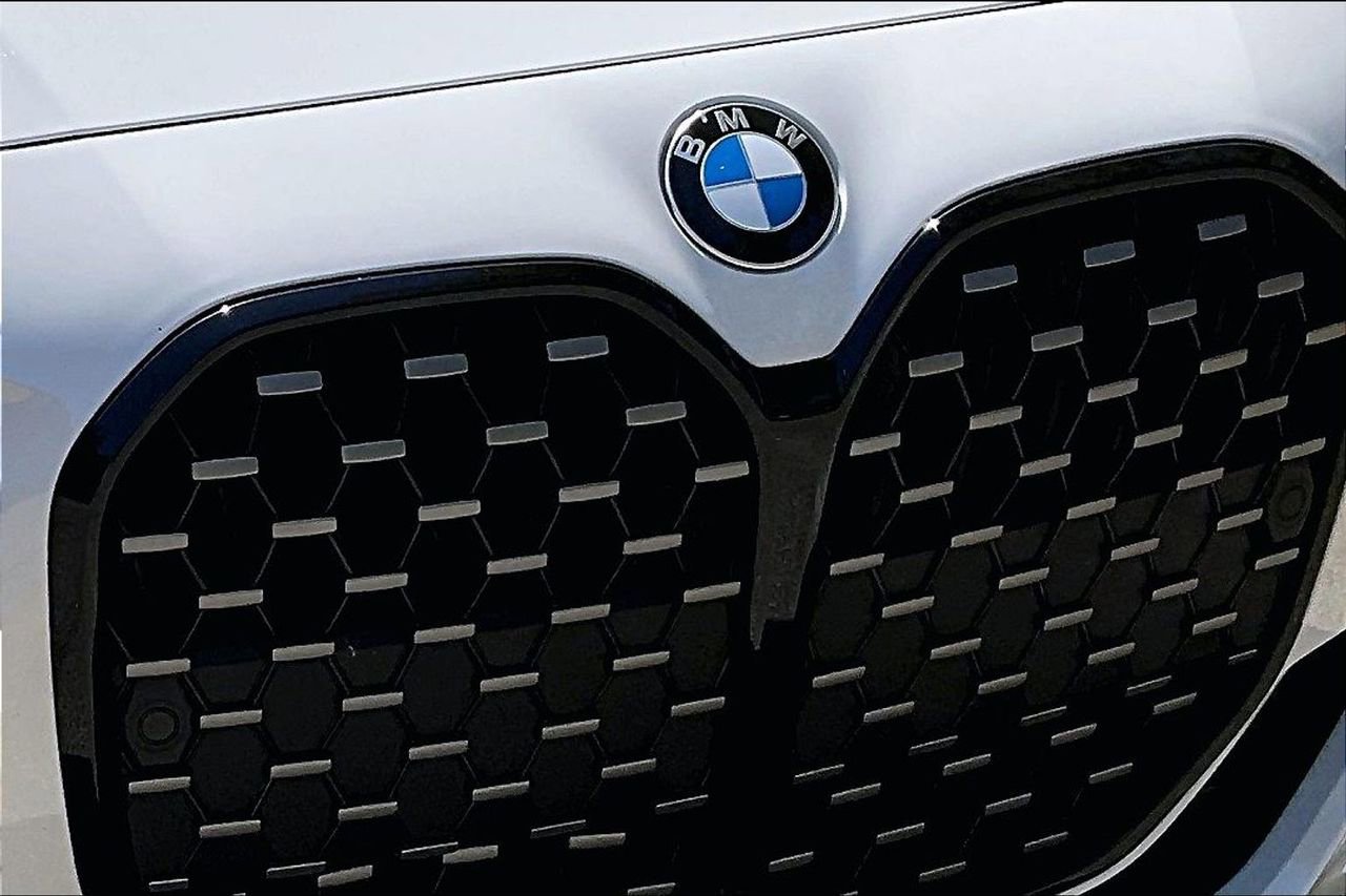 Used 2024 BMW 430i Convertible w/ M Sport Package image 30