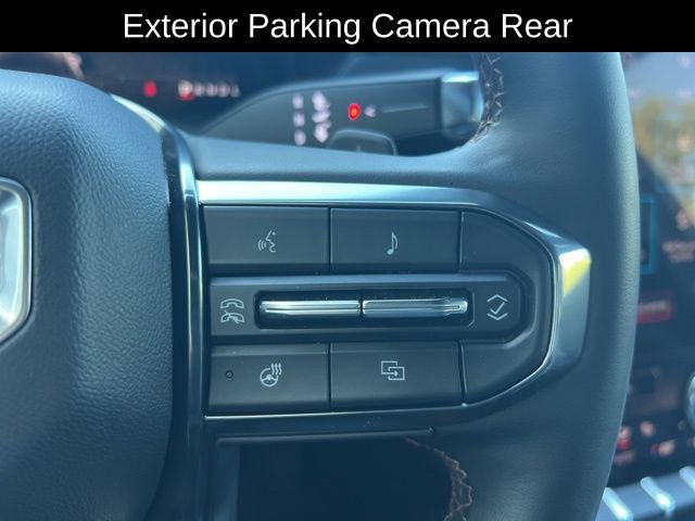 Used 2024 GMC Acadia AT4 w/ Luxury Package image 16