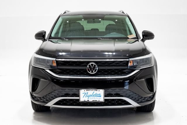 Used 2022 Volkswagen Taos SE FWD image 4