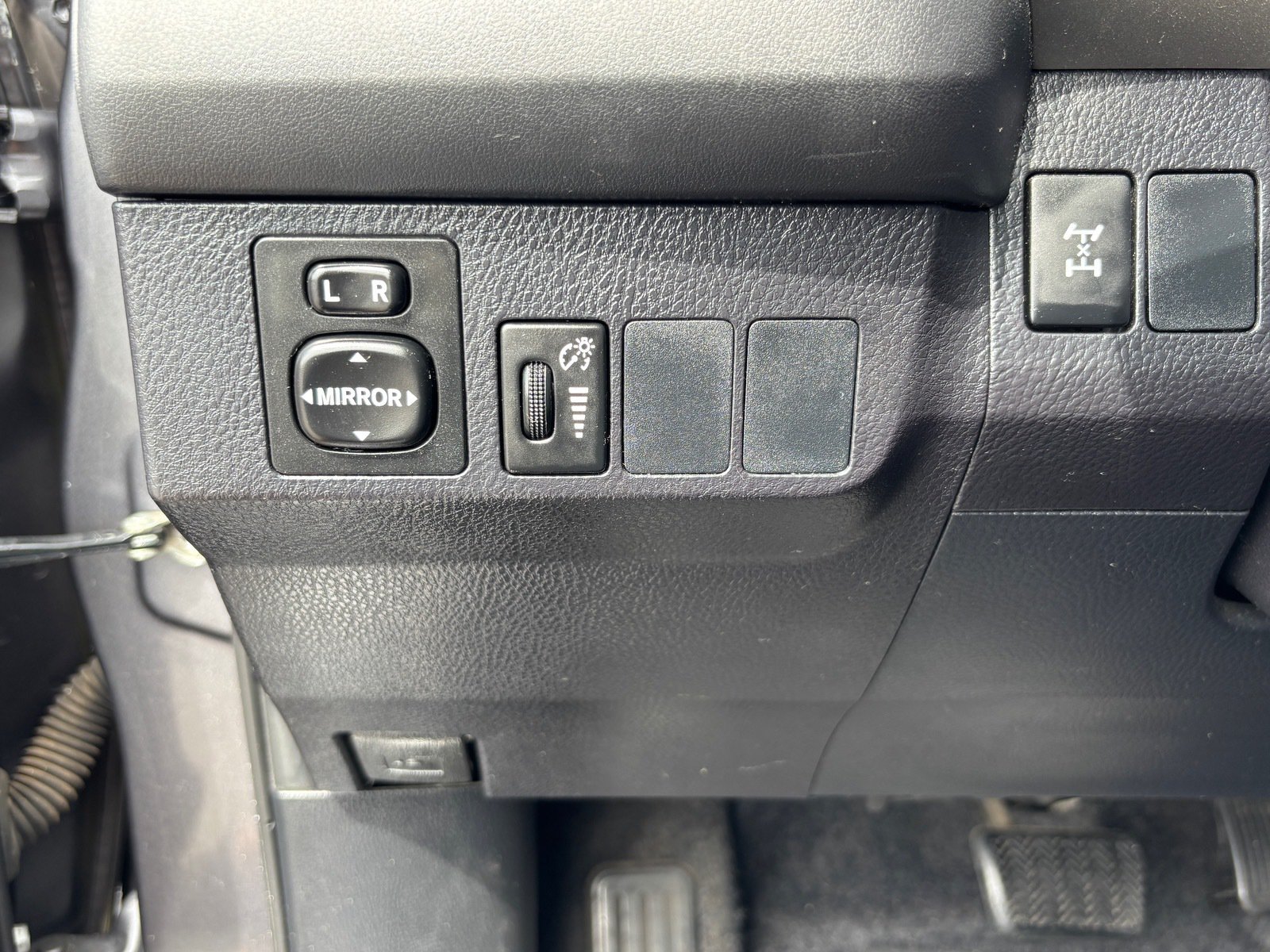 Used 2016 Toyota RAV4 LE AWD/4WD image 27