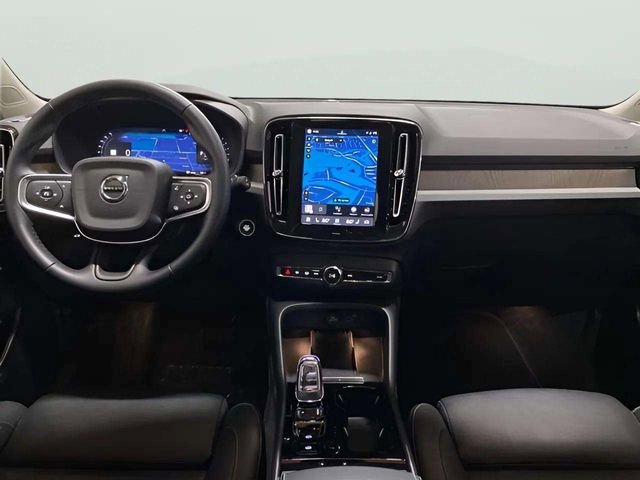 Used 2025 Volvo XC40 B5 Plus image 47