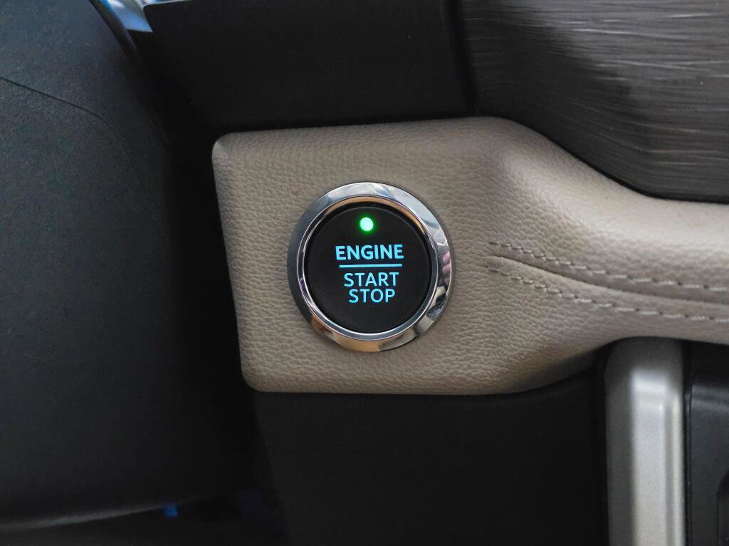 Used 2024 Ford Expedition Limited image 32