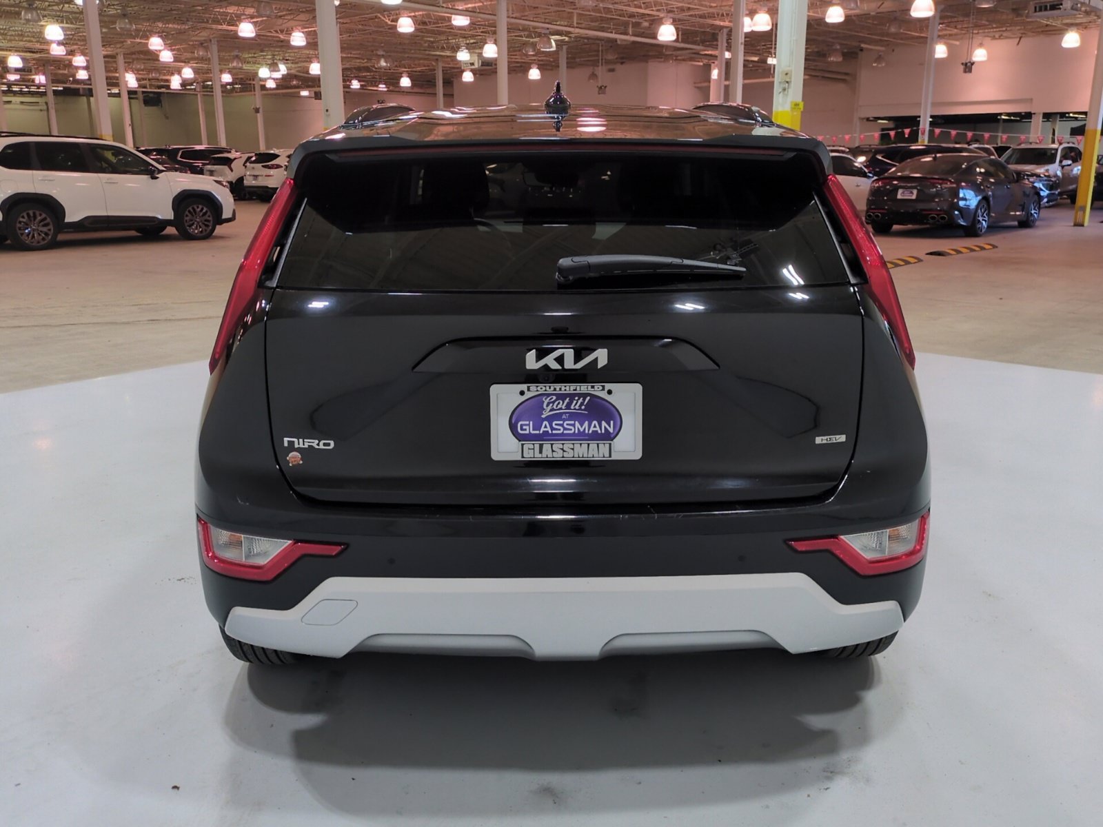 Certified 2024 Kia Niro EX FWD image 4