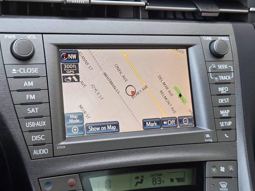 Used 2013 Toyota Prius Five w/ Advanced Technology Pkg FWD image 16