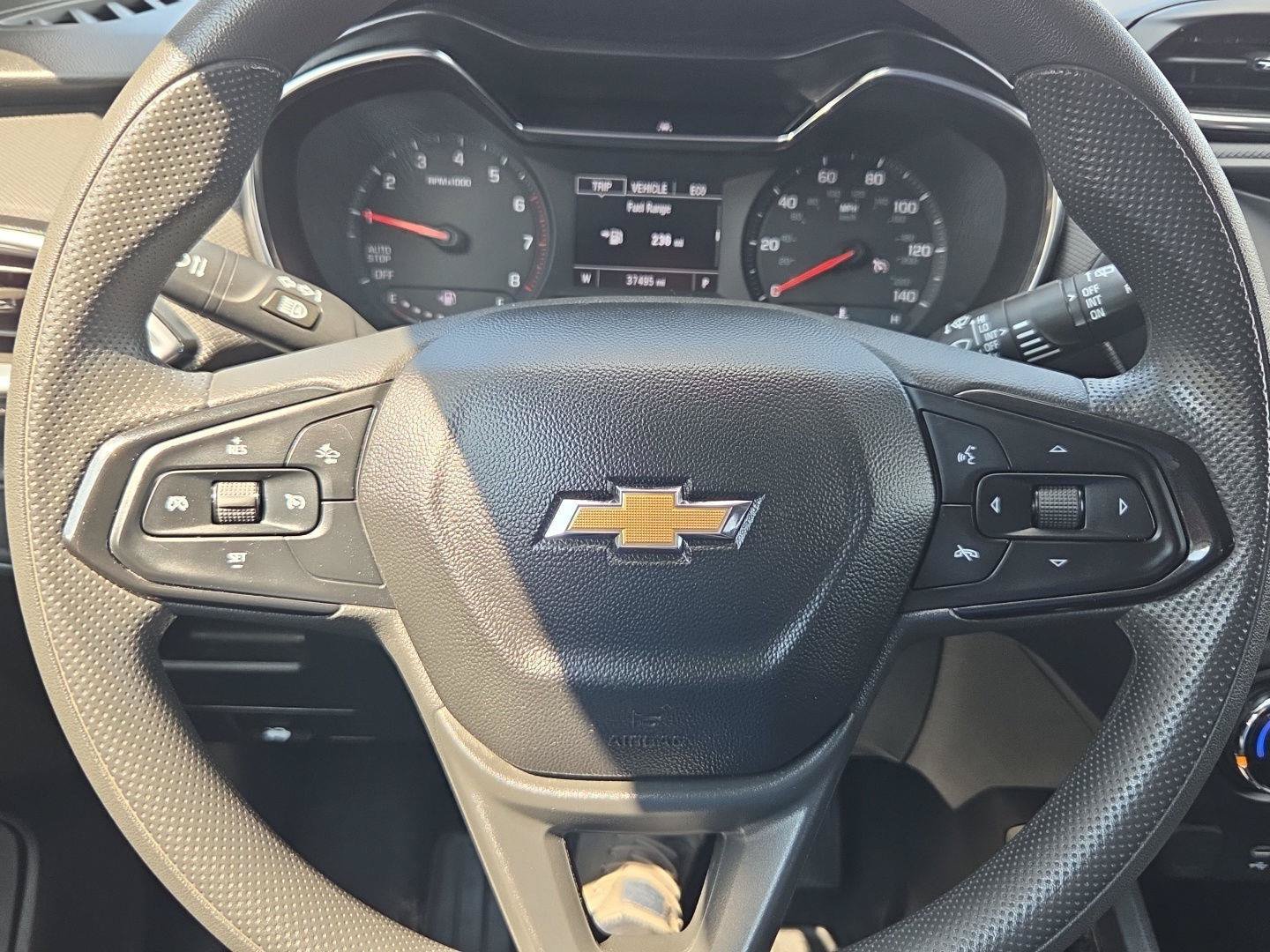 Used 2023 Chevrolet TrailBlazer LT FWD image 13