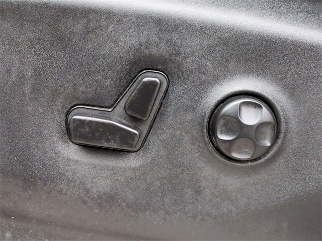 Used 2017 Chrysler Pacifica Touring-L w/ Tire & Wheel Group image 13