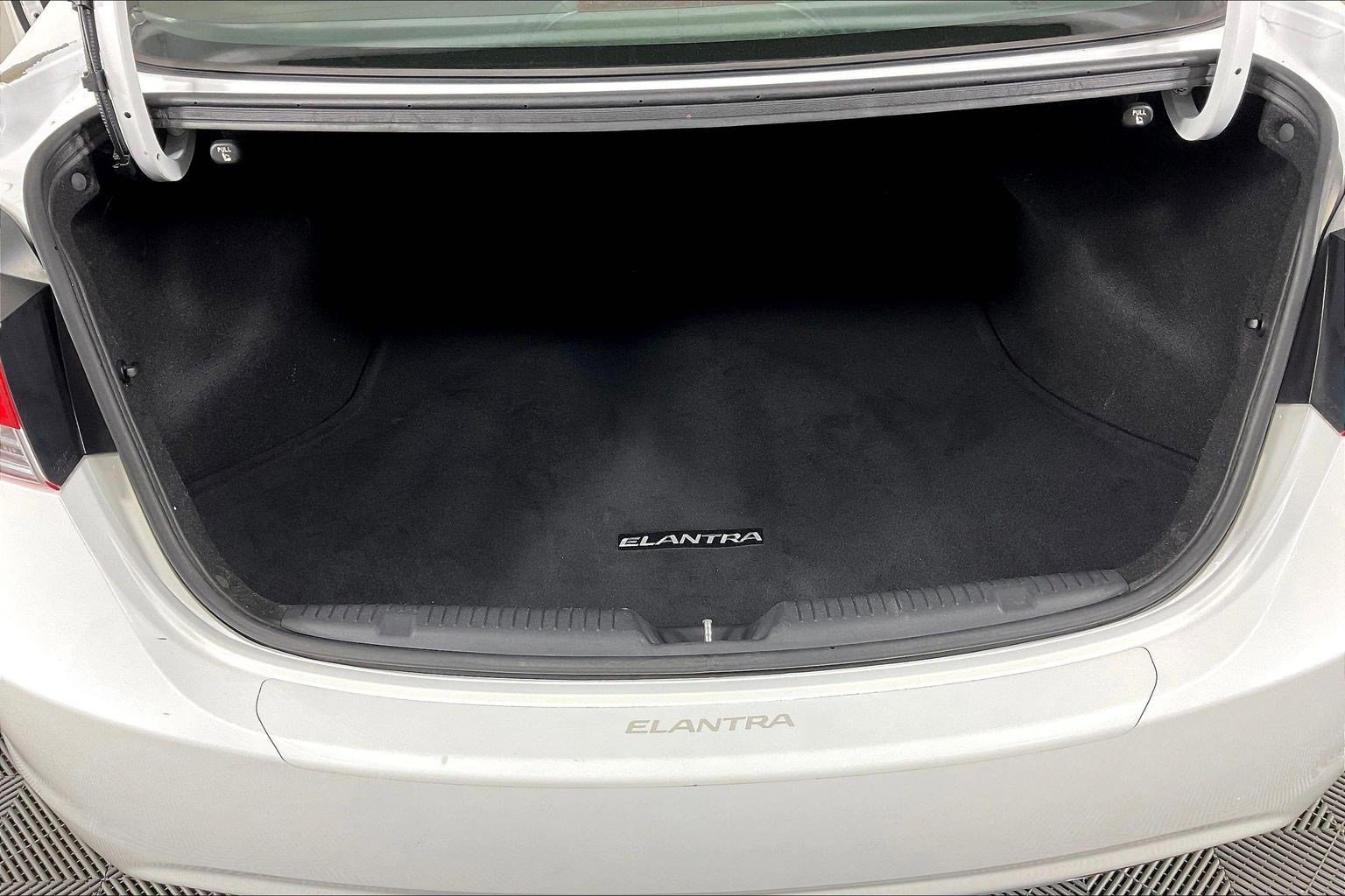 Used 2013 Hyundai Elantra Limited FWD image 35