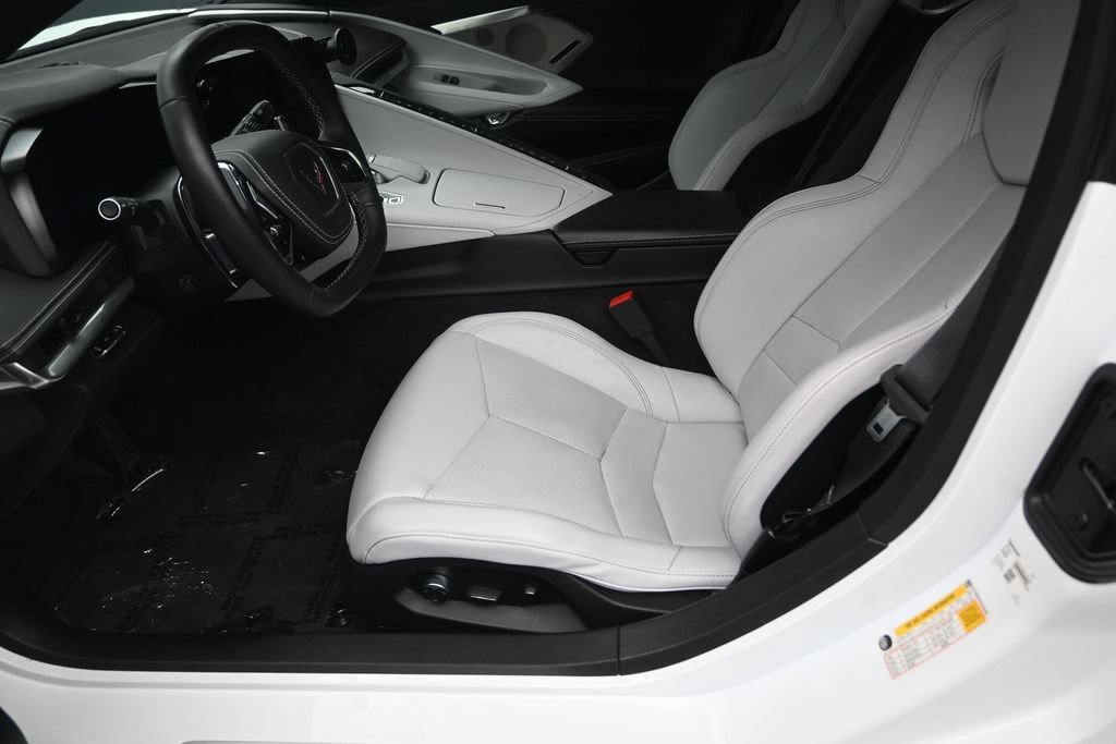 Used 2025 Chevrolet Corvette Stingray Preferred Conv w/ Z51 Performance Package RWD image 15