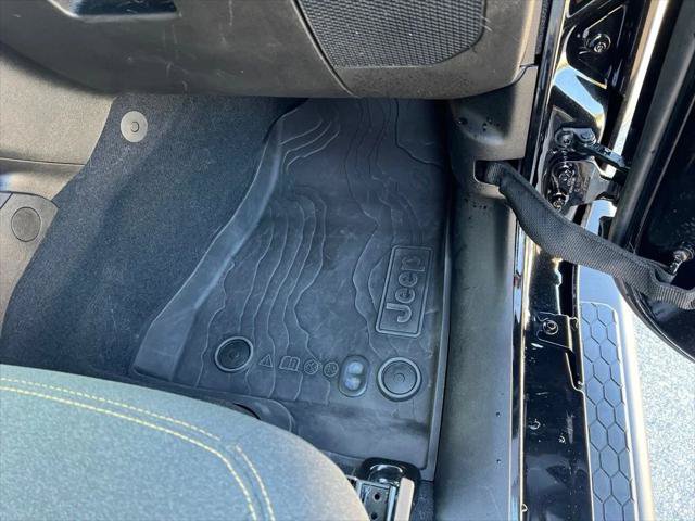 Certified 2025 Jeep Wrangler Sport AWD/4WD image 19