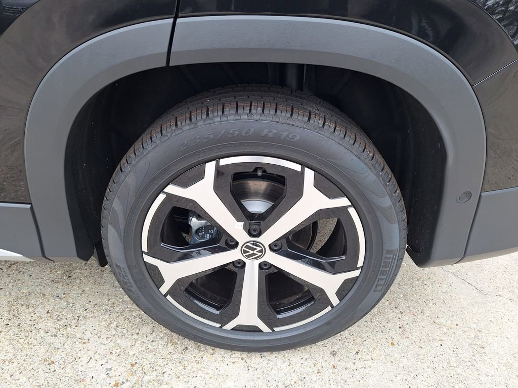 New 2026 Volkswagen Tiguan SE image 23