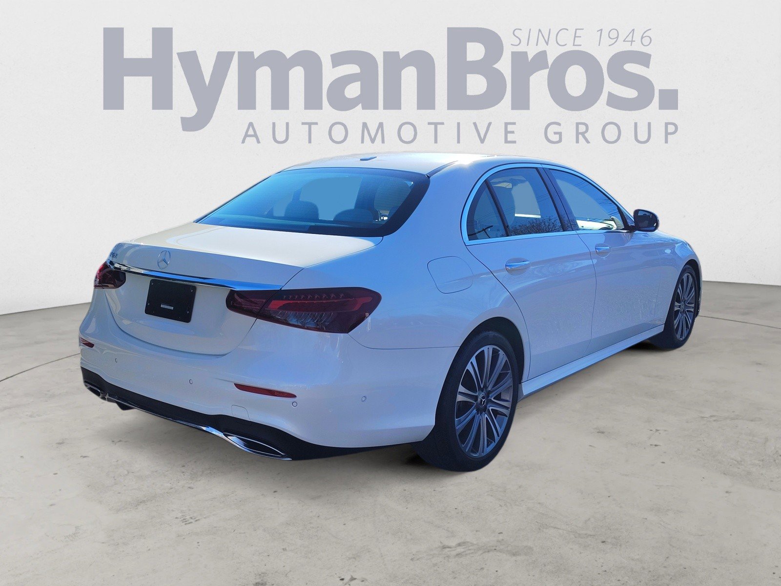 Used 2022 Mercedes-Benz E 350 Sedan image 3