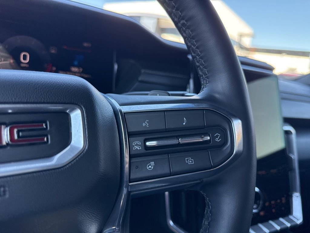 Used 2025 GMC Acadia Elevation FWD image 16