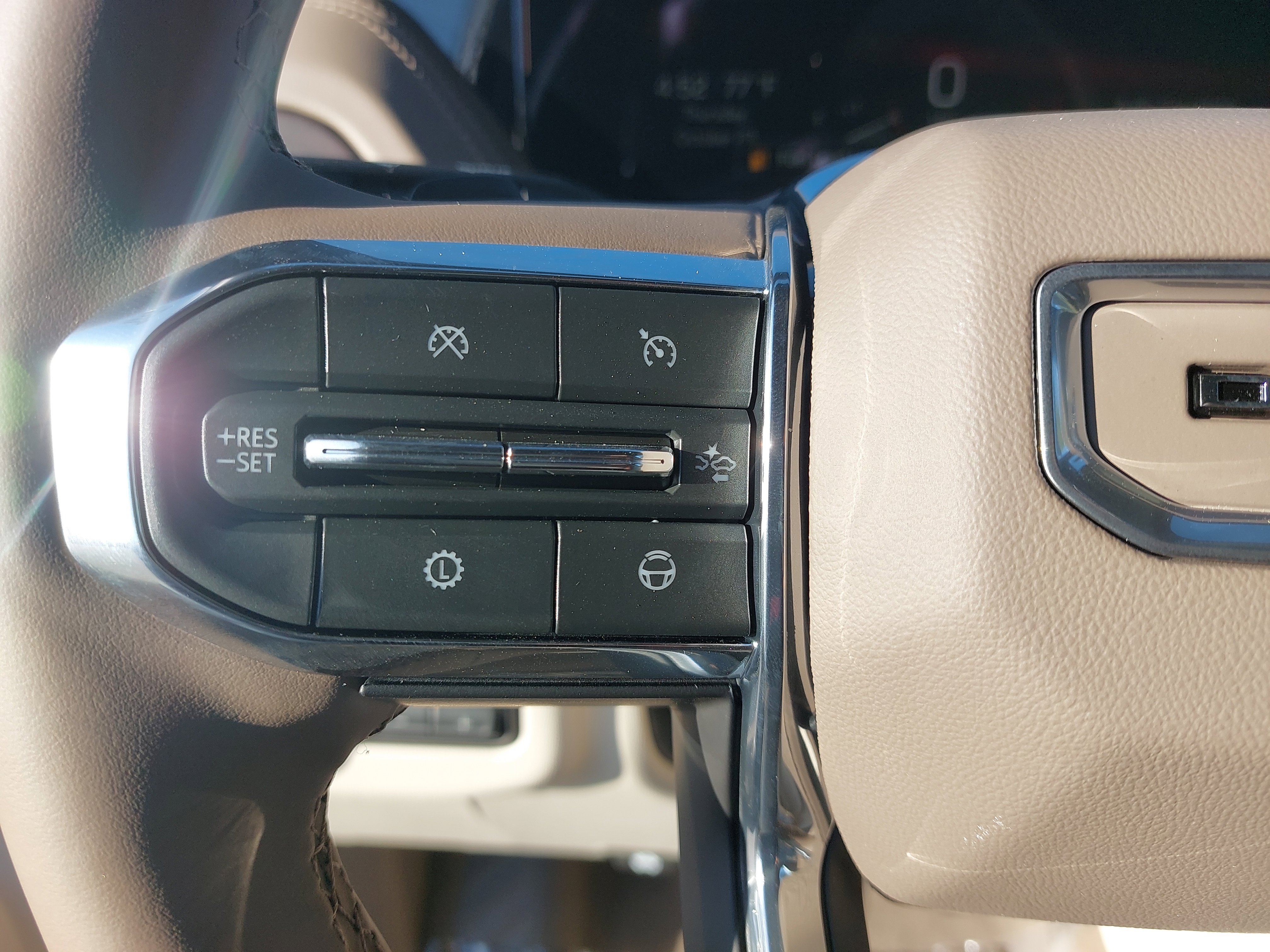 New 2026 GMC Yukon XL Denali w/ Denali Reserve Package image 19