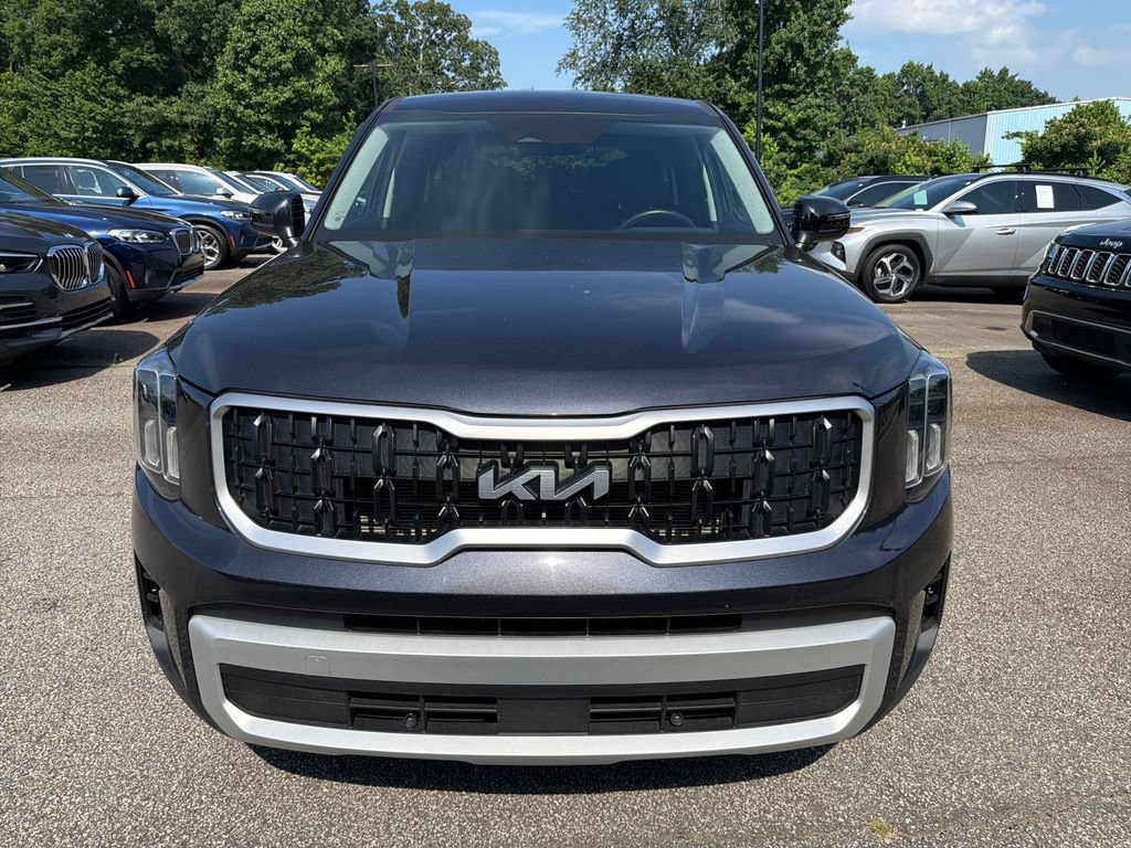 Used 2025 Kia Telluride LX FWD image 2