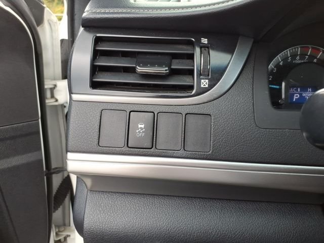 Used 2012 Toyota Camry SE FWD image 18