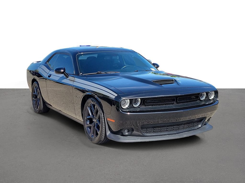 Used 2022 Dodge Challenger R/T w/ Driver Convenience Group RWD image 2