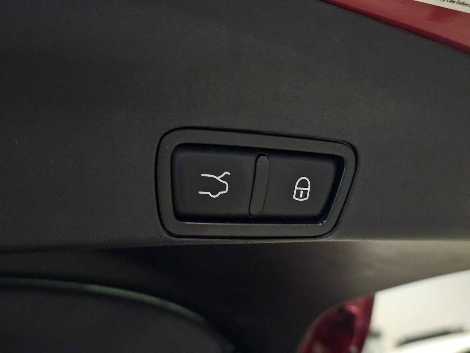 Used 2019 Alfa Romeo Stelvio image 17