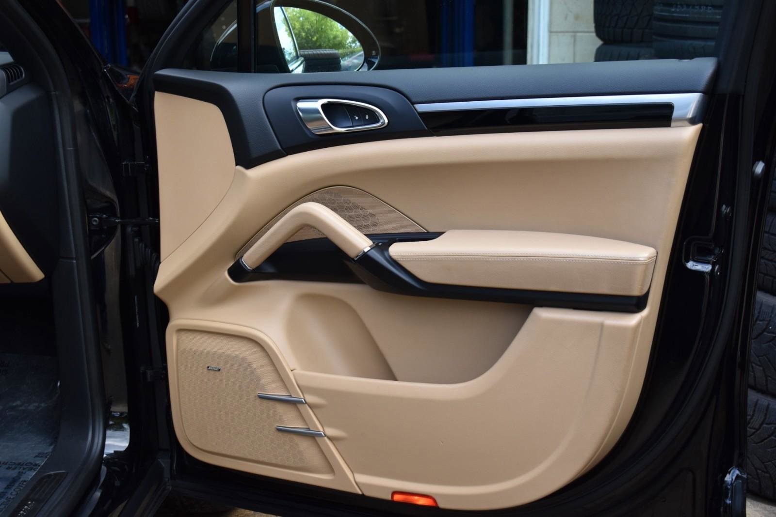 Used 2016 Porsche Cayenne image 40