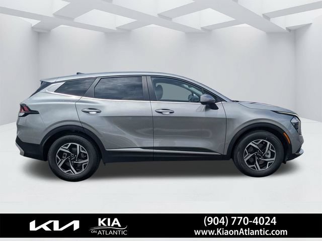Used 2023 Kia Sportage LX FWD image 2