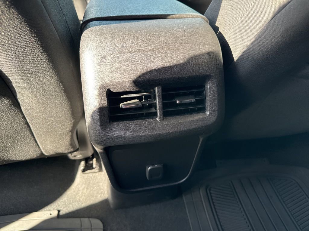 Used 2018 Chevrolet Equinox LT image 23