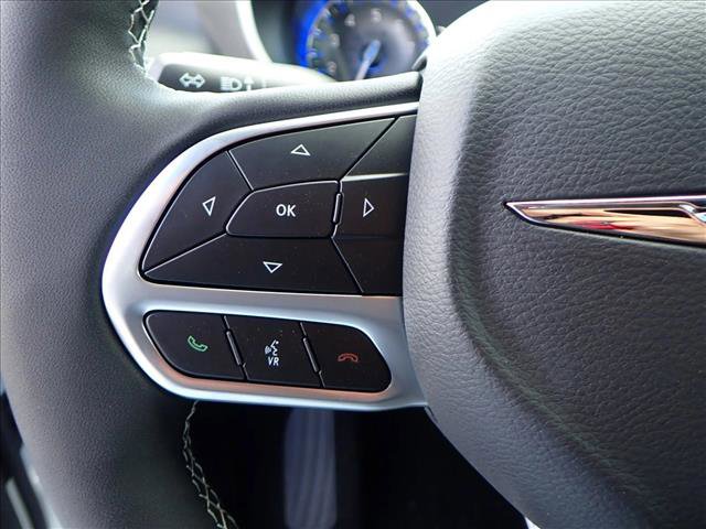 New 2026 Chrysler Pacifica Select AWD/4WD image 17