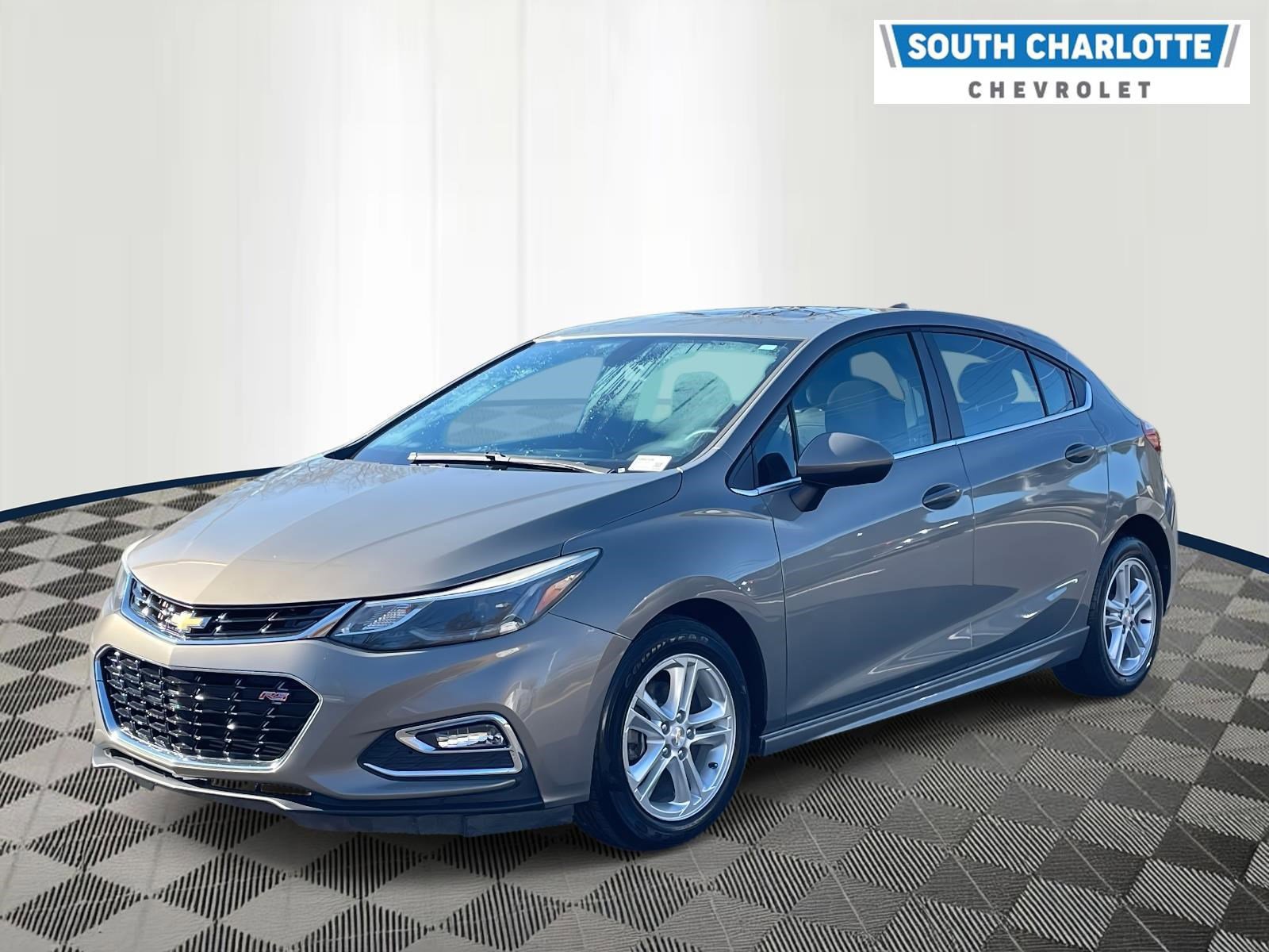 Used 2018 Chevrolet Cruze LT w/ Sun And Sound Package image 3