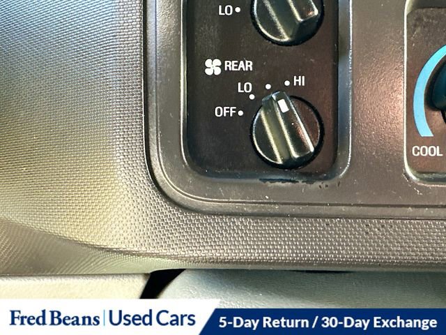 Used 2011 Ford E-350 and Econoline 350 XLT image 24